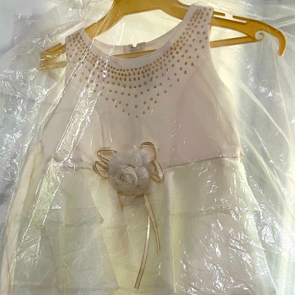 Childrens’s size 4 off white dress